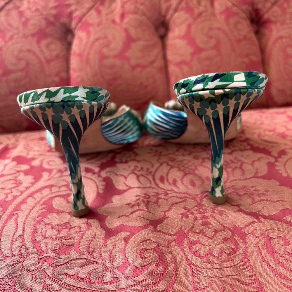 Jimmy Choo Green and White Heeled Sandals with Tropical Print - Picture 3 of 4